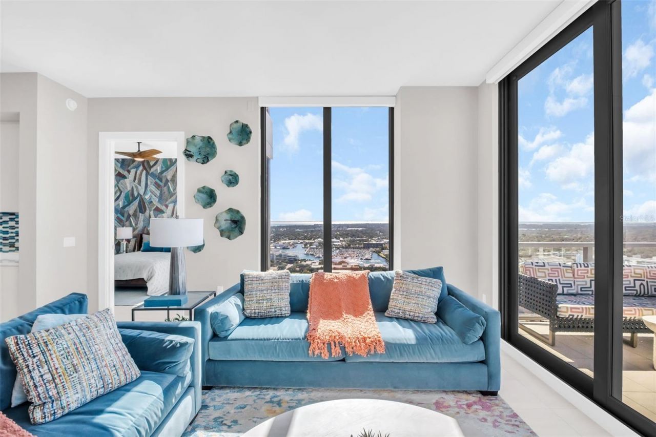 301 1st Street S, Unit 3306, Saint Petersburg, FL 33701 Photo