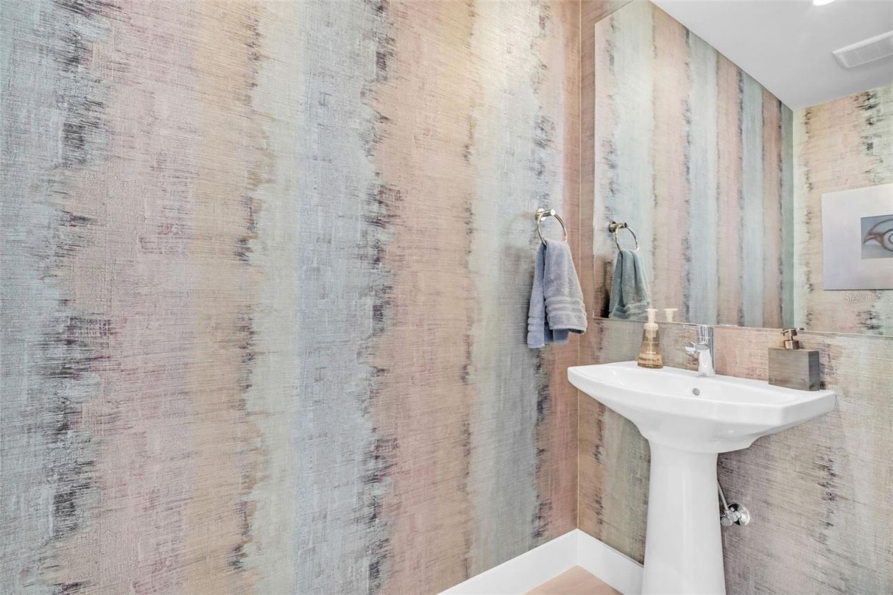 301 1st Street S, Unit 3306, Saint Petersburg, FL 33701 Photo