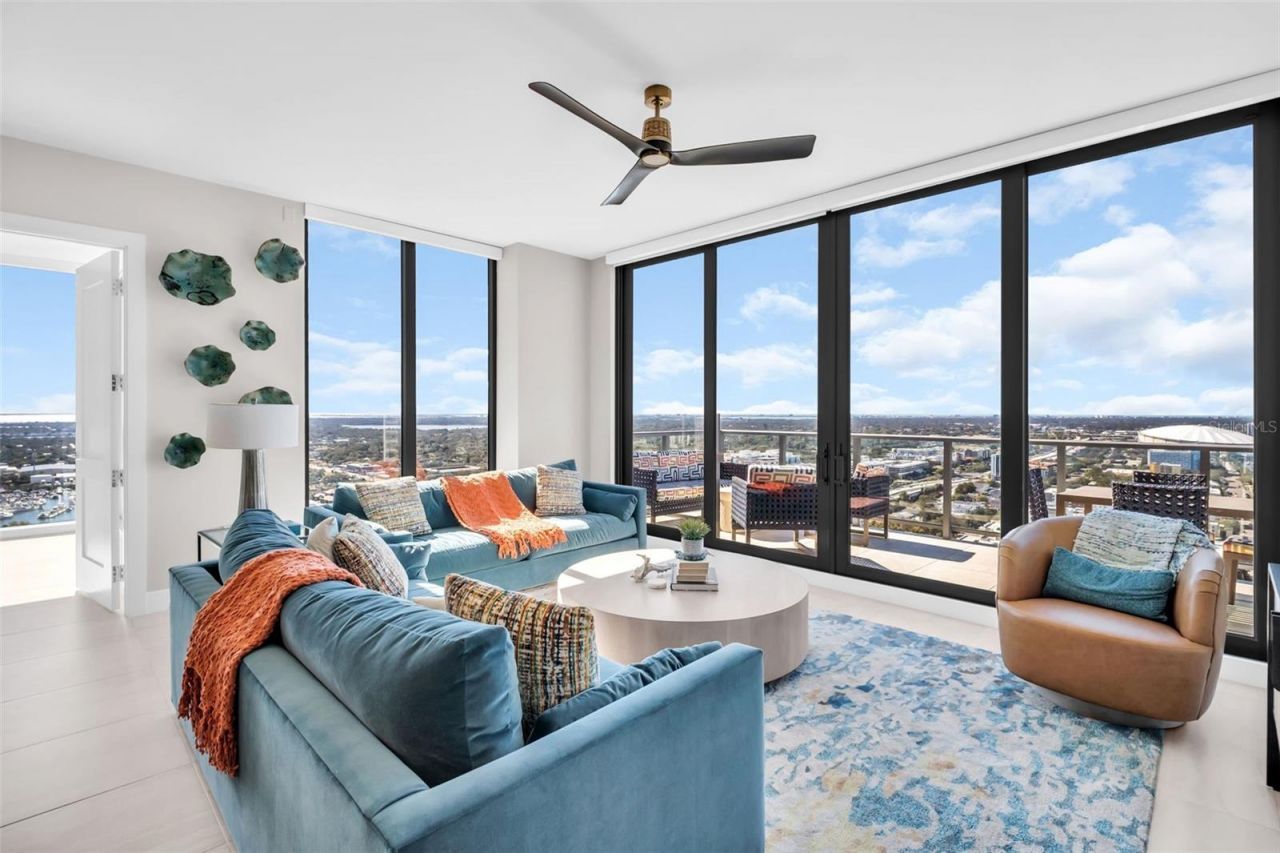 301 1st Street S, Unit 3306, Saint Petersburg, FL 33701 Photo