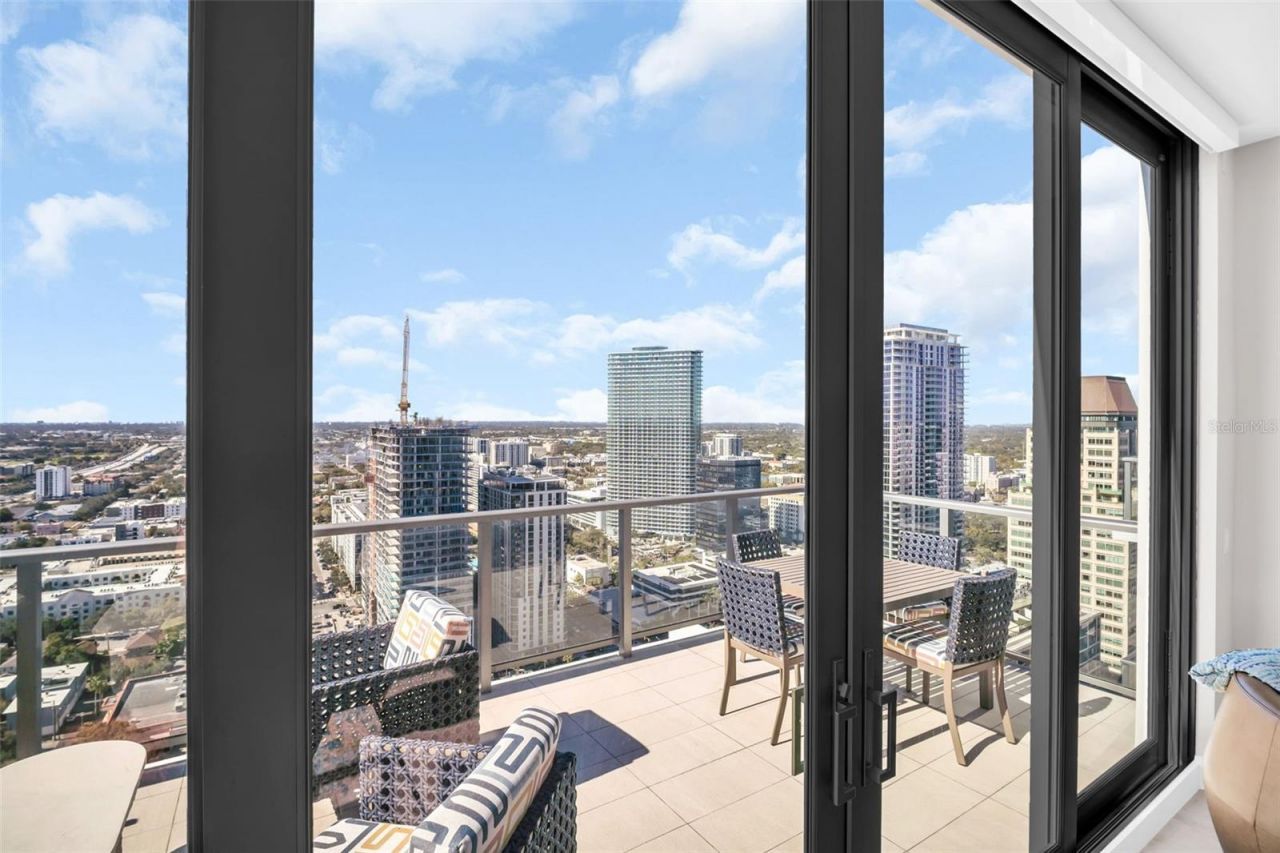 301 1st Street S, Unit 3306, Saint Petersburg, FL 33701 Photo