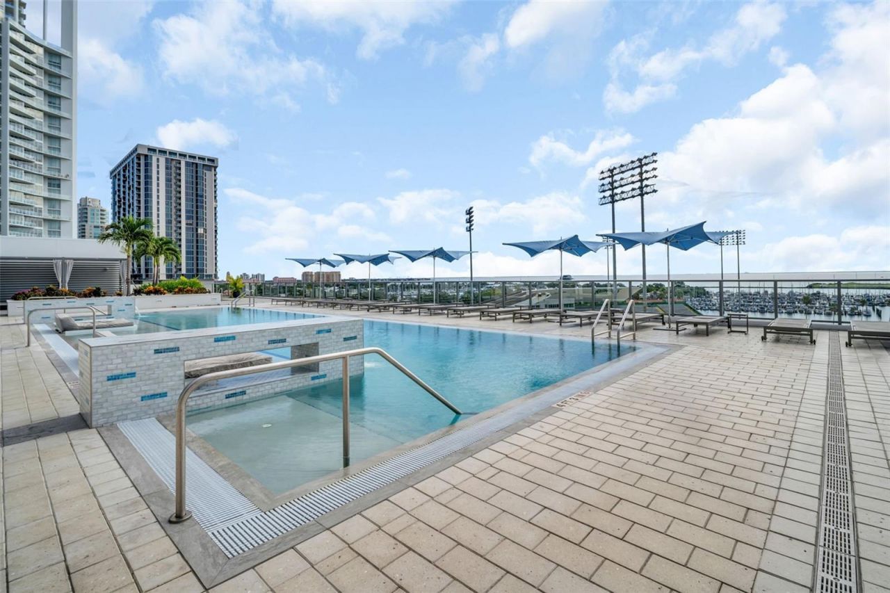 301 1st Street S, Unit 3306, Saint Petersburg, FL 33701 Photo