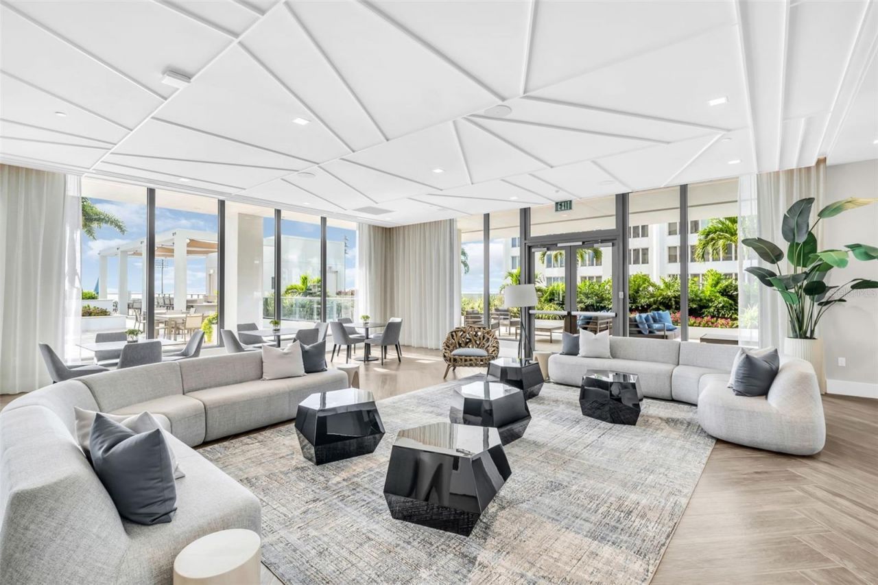 301 1st Street S, Unit 3306, Saint Petersburg, FL 33701 Photo