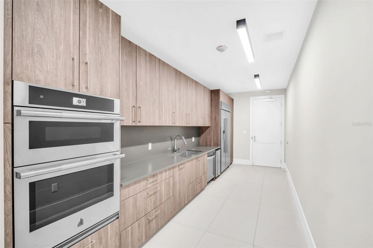 301 1st Street S, Unit 3306, Saint Petersburg, FL 33701 Photo