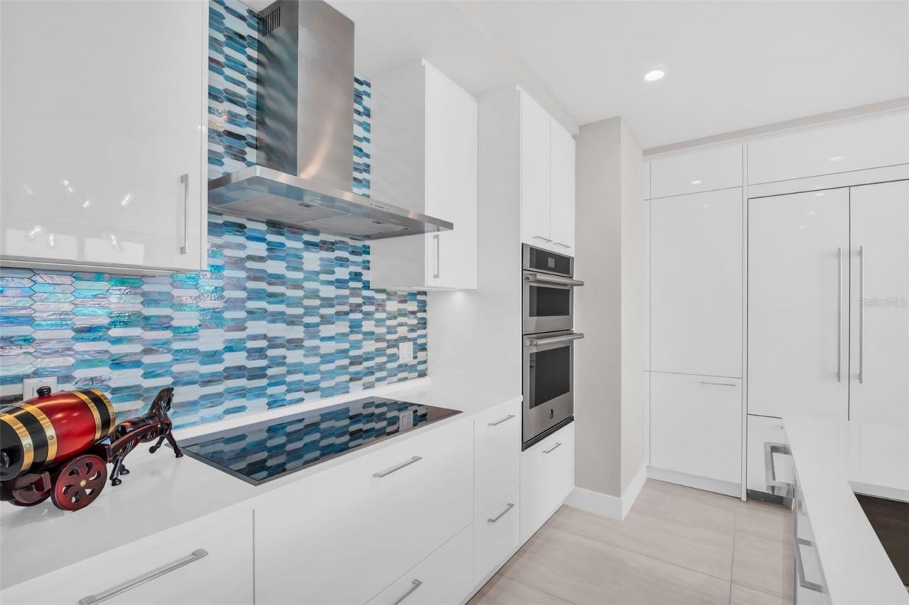 301 1st Street S, Unit 3306, Saint Petersburg, FL 33701 Photo