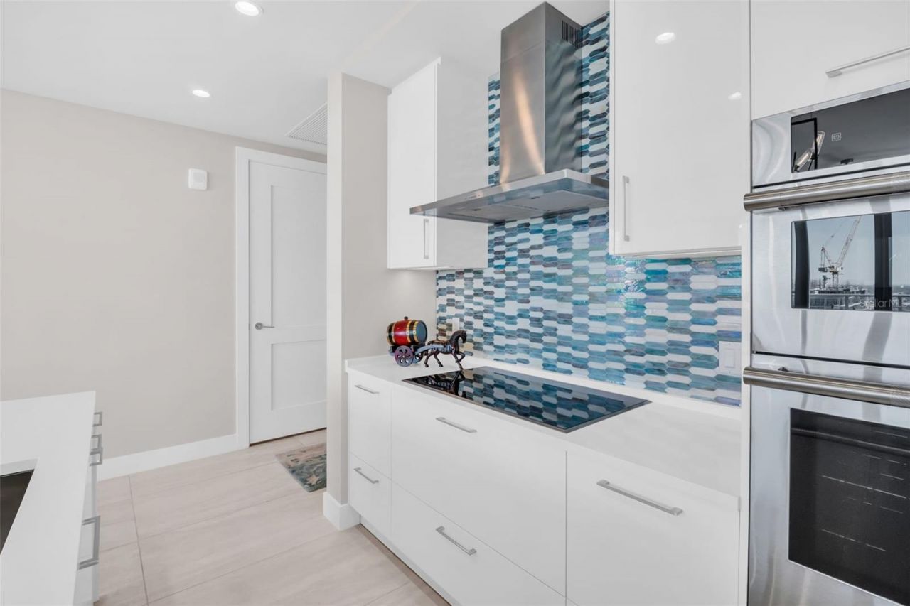 301 1st Street S, Unit 3306, Saint Petersburg, FL 33701 Photo