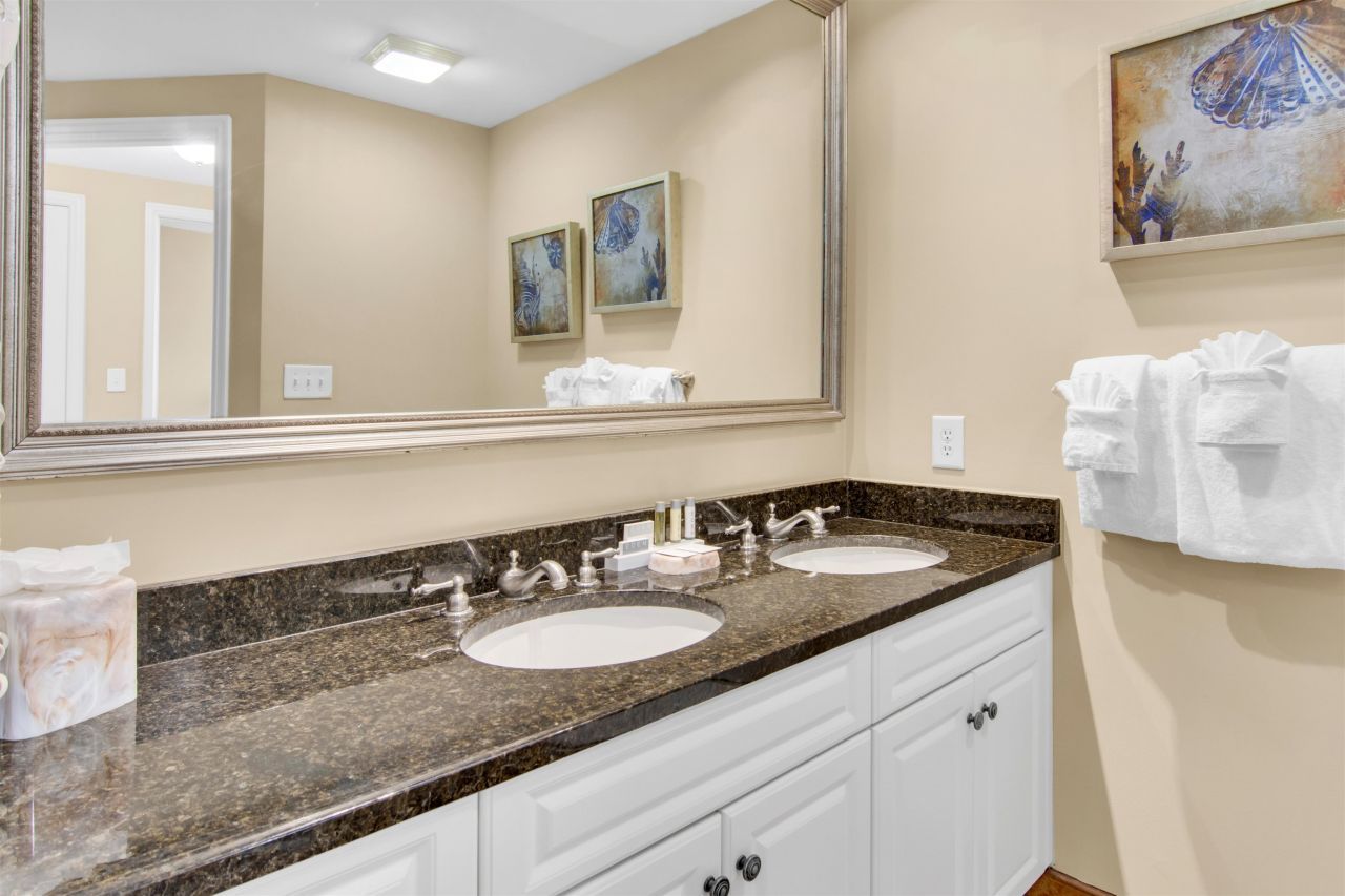 100 North Beach Blvd. Photo 16