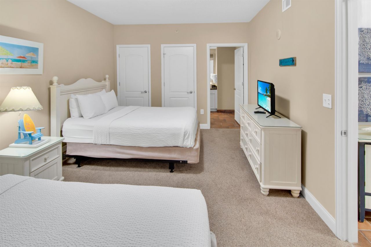 100 North Beach Blvd. Photo 21