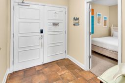 100 North Beach Blvd. photo 4