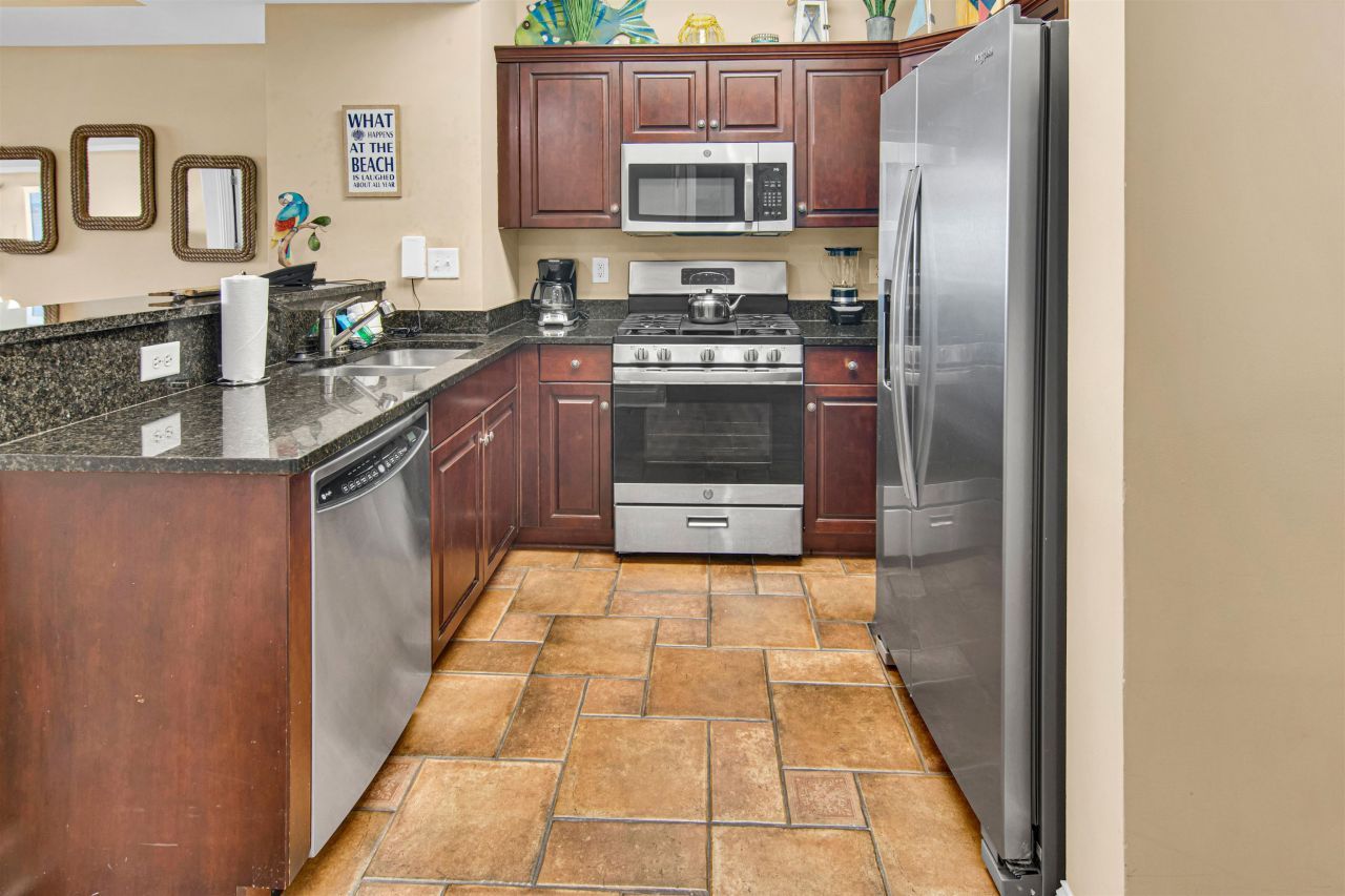 100 North Beach Blvd. Photo 4