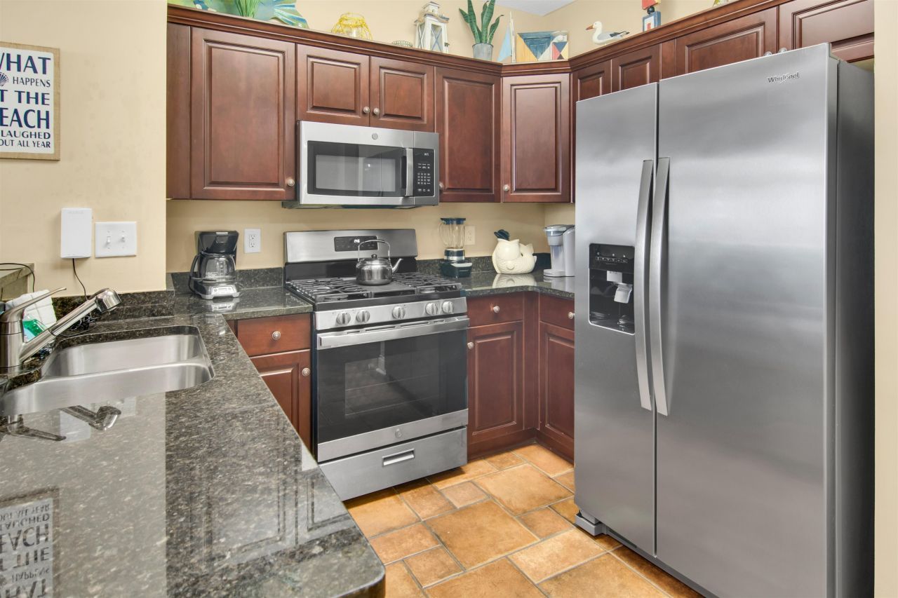 100 North Beach Blvd. Photo 6