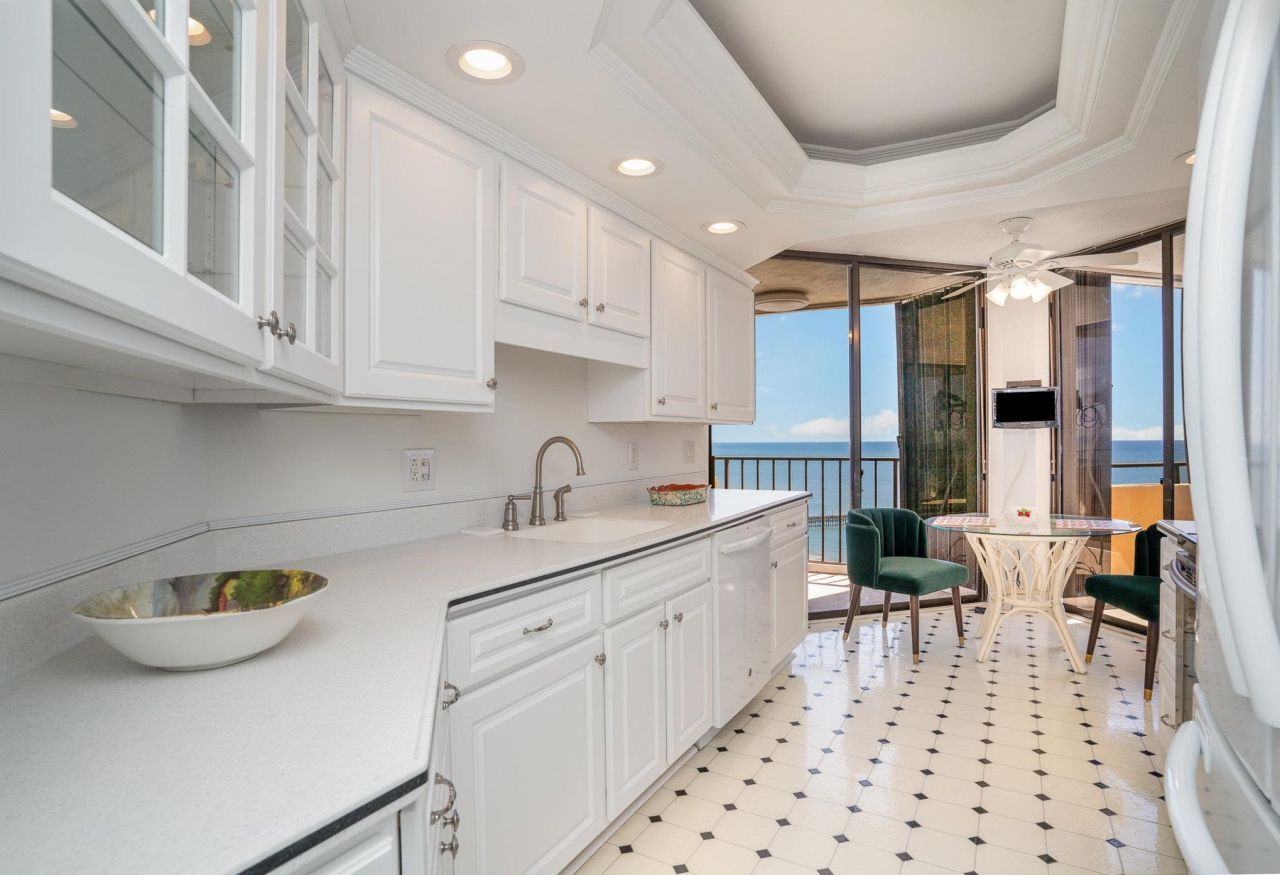 9650 Shore Dr. Photo 10