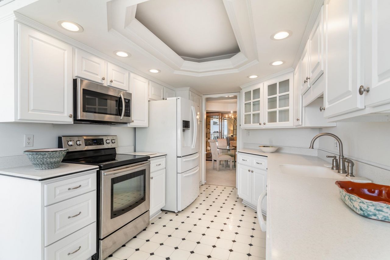 9650 Shore Dr. Photo 11