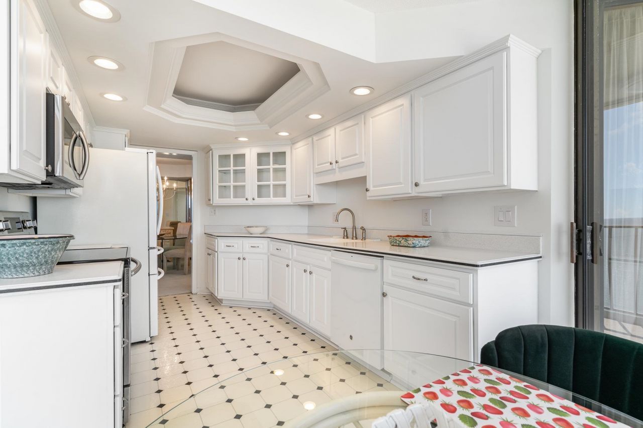 9650 Shore Dr. Photo 12