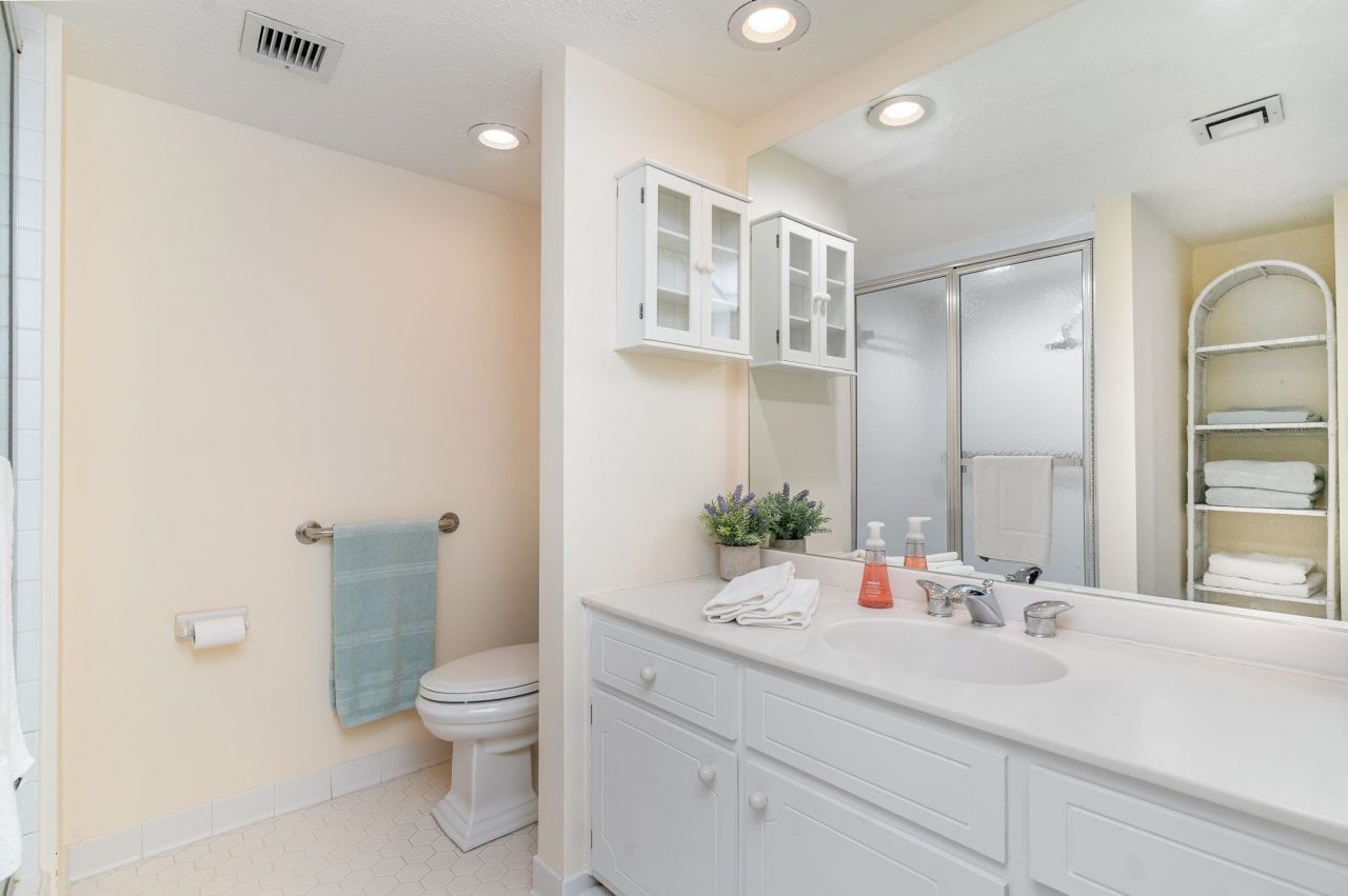 9650 Shore Dr. Photo 22