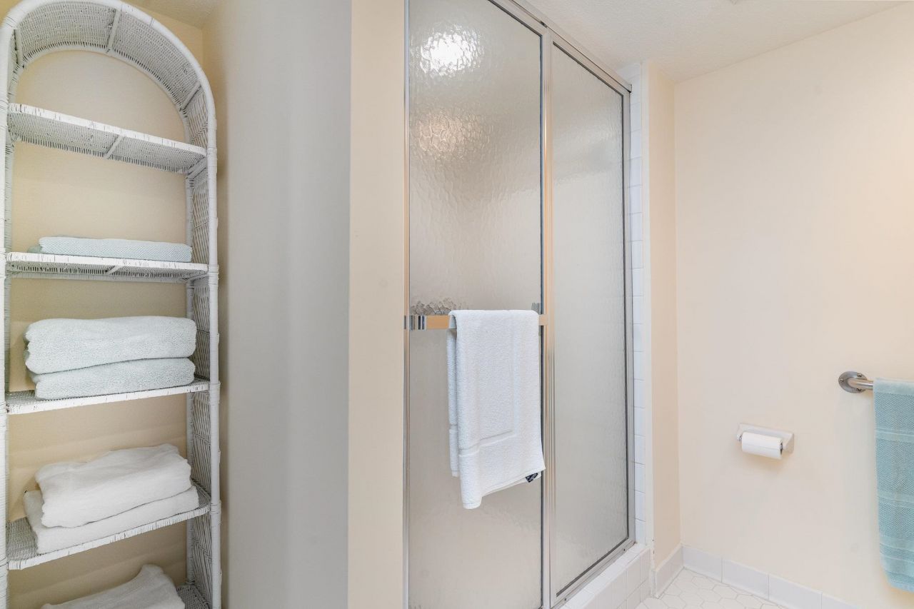 9650 Shore Dr. Photo 23