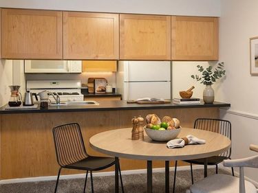 6710 Vernon Avenue S, Unit 209, Edina, MN 55436