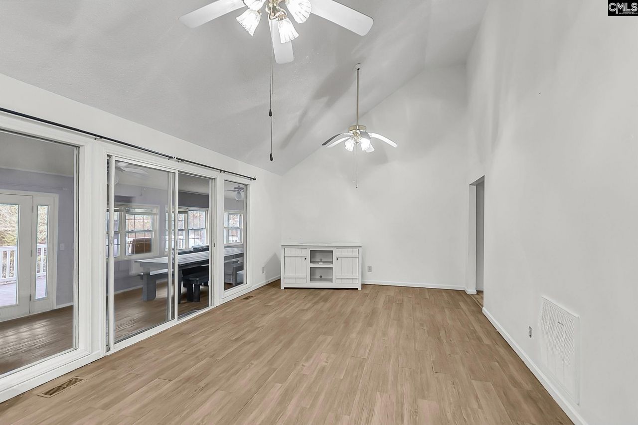 1677 Clearview Drive  Photo 8