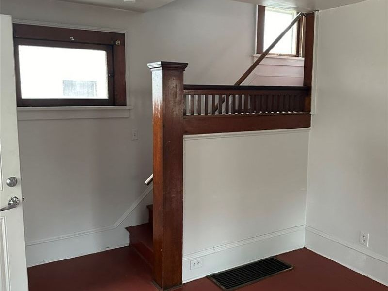 864 Forrest Drive, Akron, OH 44306 Photo 9