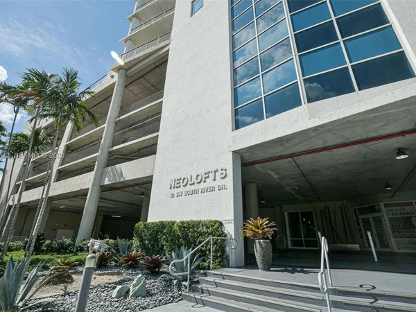 10 SW South River Dr, Unit 1704, Miami, FL 33130