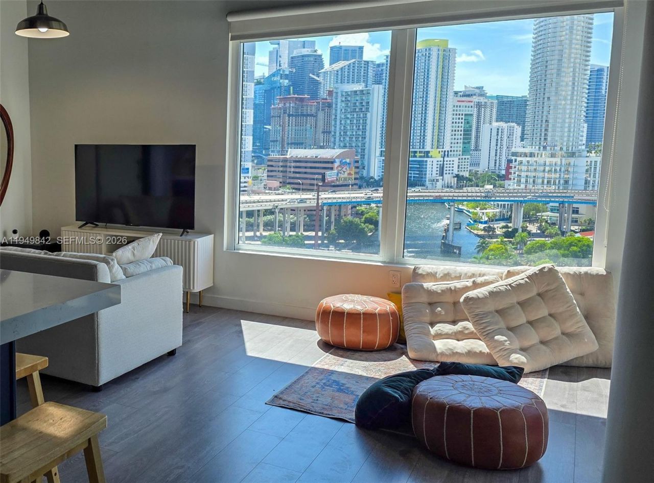 10 SW South River Dr, Unit 1704, Miami, FL 33130 Photo