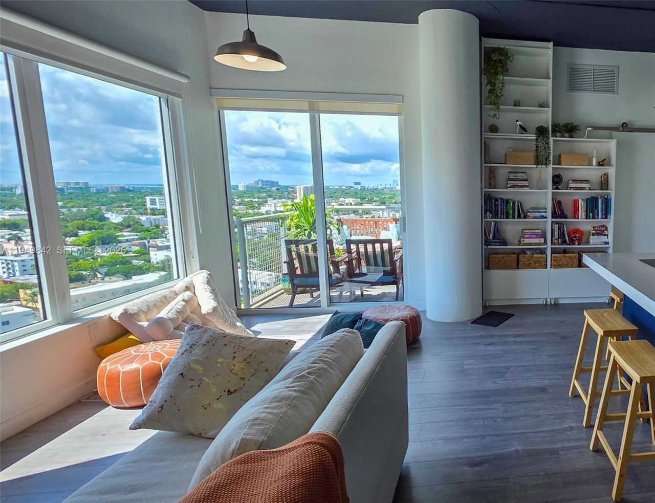 10 SW South River Dr, Unit 1704, Miami, FL 33130 Photo