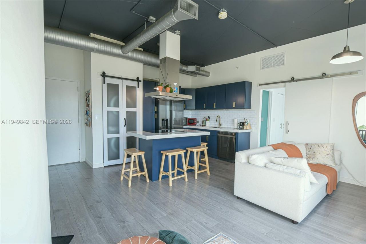 10 SW South River Dr, Unit 1704, Miami, FL 33130 Photo