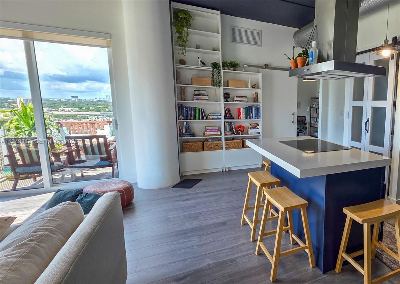 10 SW South River Dr, Unit 1704, Miami, FL 33130 Photo