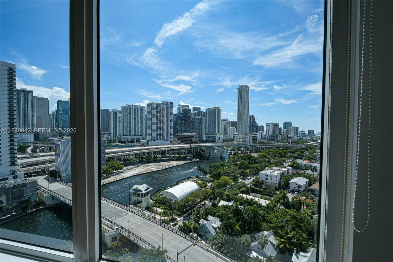 10 SW South River Dr, Unit 1704, Miami, FL 33130 Photo