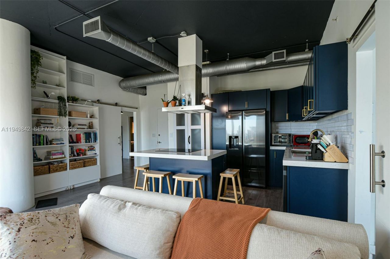 10 SW South River Dr, Unit 1704, Miami, FL 33130 Photo