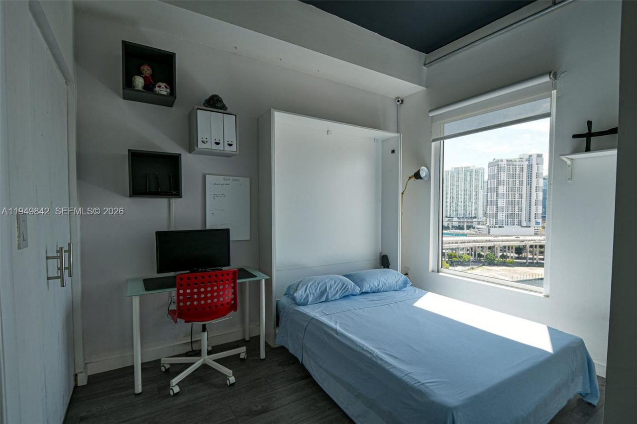 10 SW South River Dr, Unit 1704, Miami, FL 33130 Photo