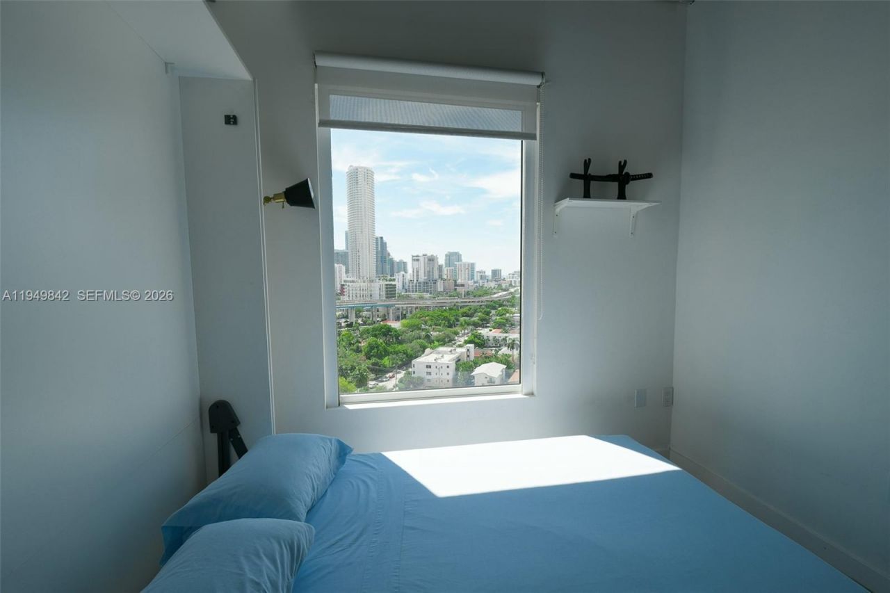 10 SW South River Dr, Unit 1704, Miami, FL 33130 Photo