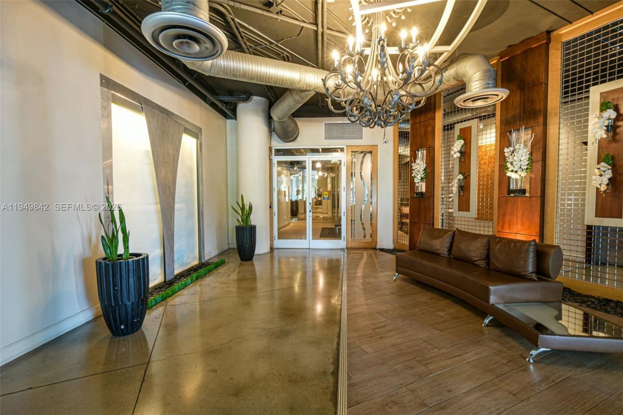 10 SW South River Dr, Unit 1704, Miami, FL 33130 Photo