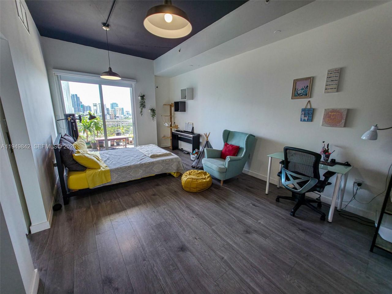 10 SW South River Dr, Unit 1704, Miami, FL 33130 Photo