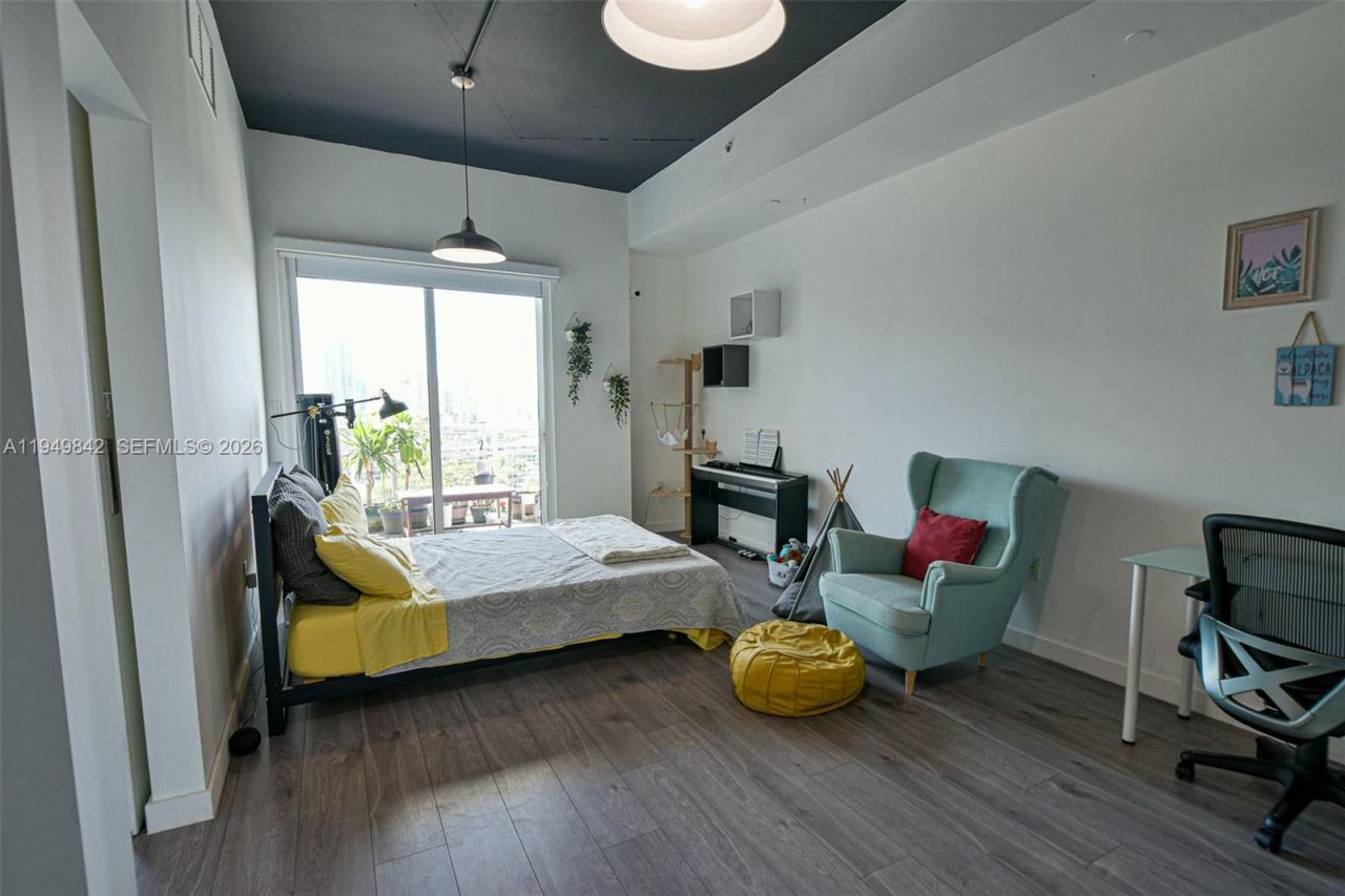 10 SW South River Dr, Unit 1704, Miami, FL 33130 Photo