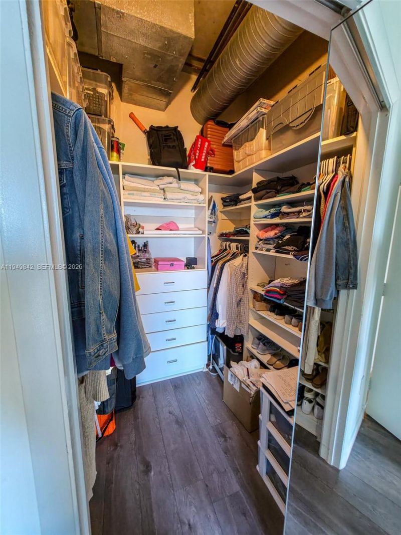 10 SW South River Dr, Unit 1704, Miami, FL 33130 Photo