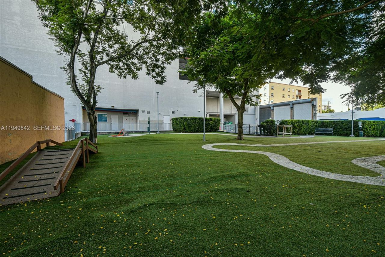 10 SW South River Dr, Unit 1704, Miami, FL 33130 Photo