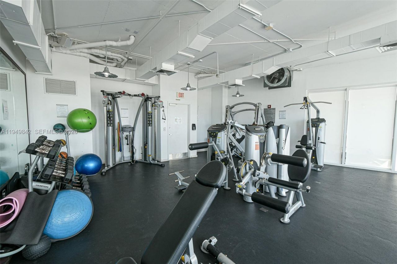 10 SW South River Dr, Unit 1704, Miami, FL 33130 Photo