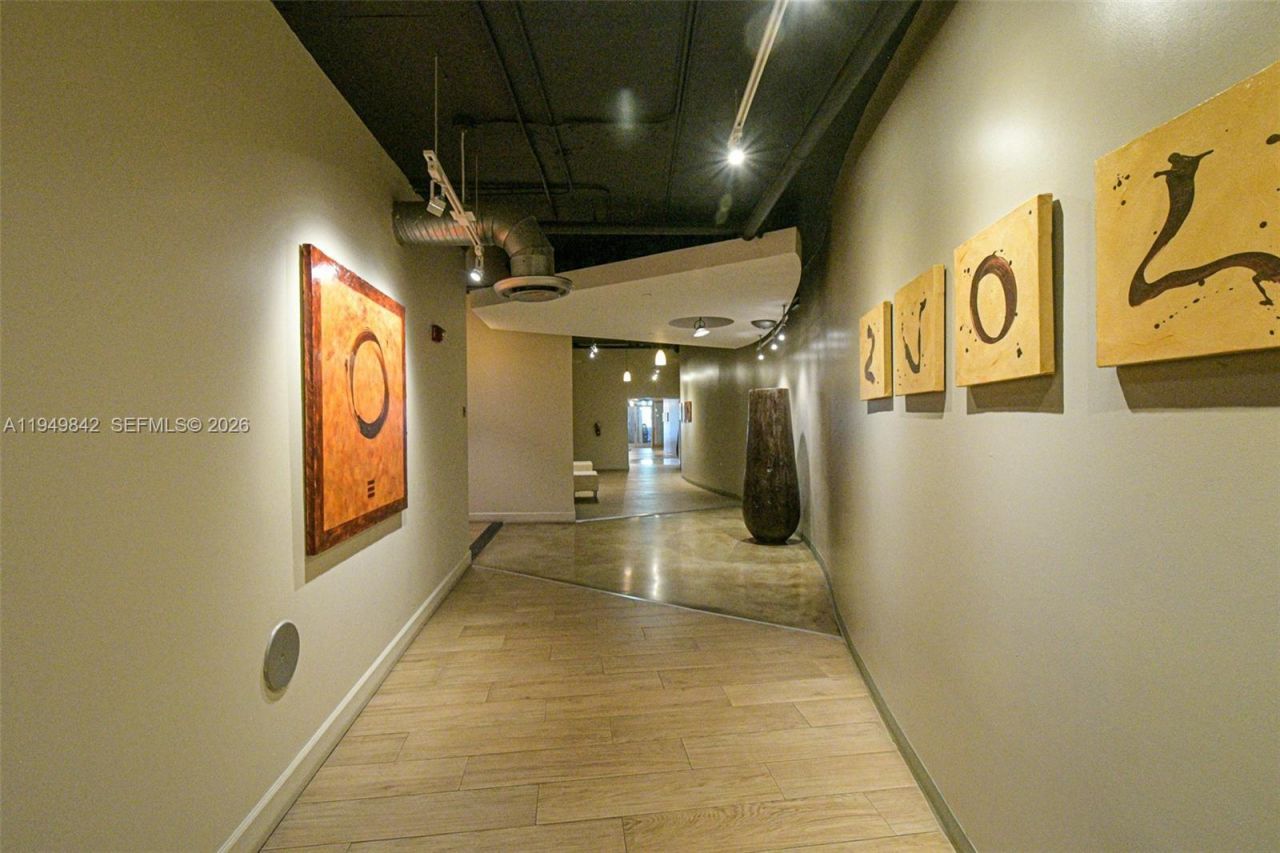 10 SW South River Dr, Unit 1704, Miami, FL 33130 Photo