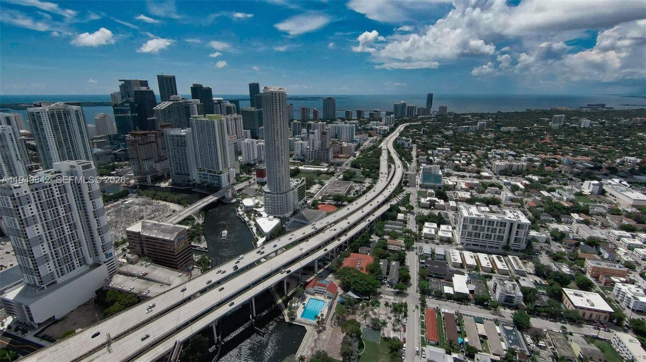 10 SW South River Dr, Unit 1704, Miami, FL 33130 Photo