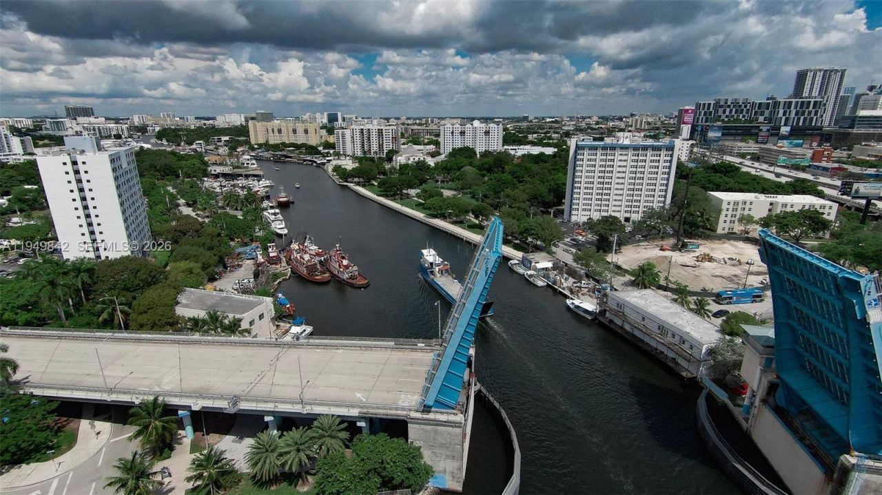 10 SW South River Dr, Unit 1704, Miami, FL 33130 Photo