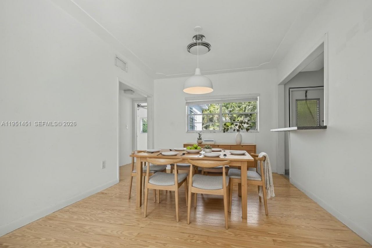 73 Edgewater Dr, Unit 3, Coral Gables, FL 33133 Photo