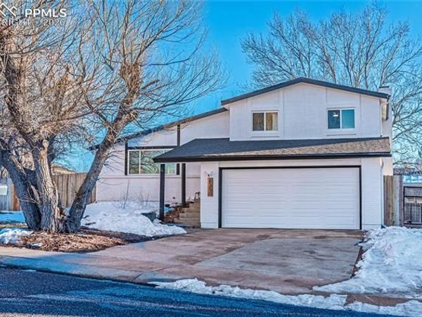 6350 Pawnee Circle, Colorado Springs, CO 80915
