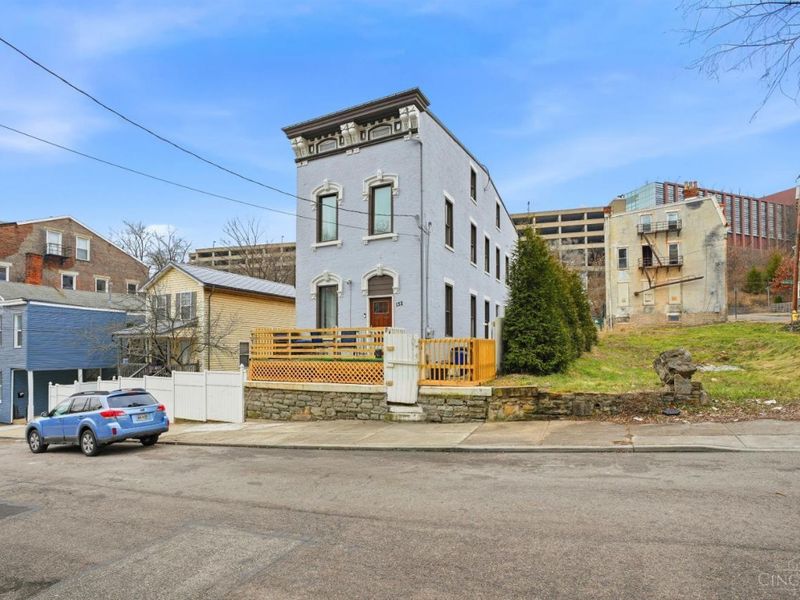 132 Winkler Street, Cincinnati, OH 45219 Photo 2