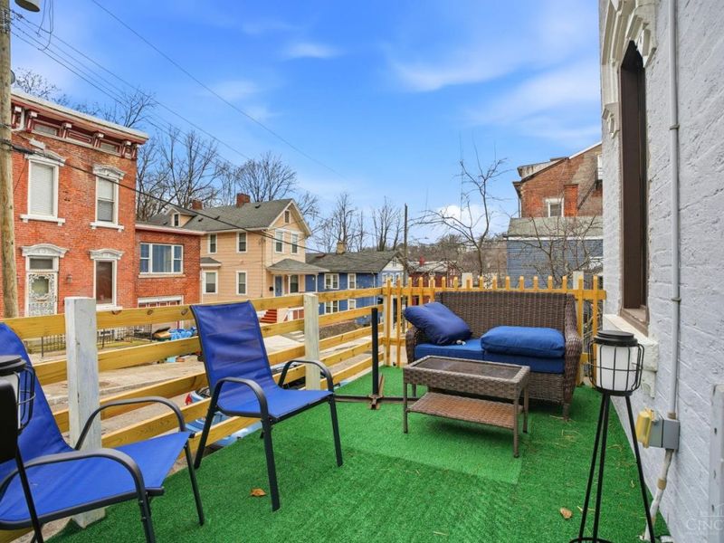 132 Winkler Street, Cincinnati, OH 45219 Photo 4