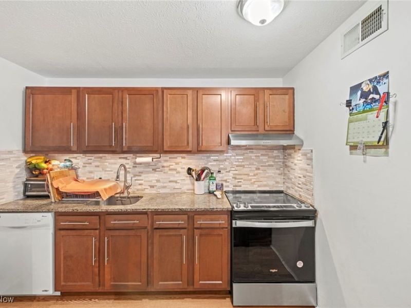 10404 N Church Drive, Unit 409, Cleveland, OH 44130 Photo 20