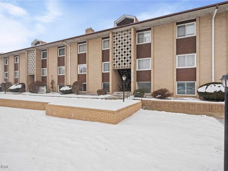 10404 N Church Drive, Unit 409, Cleveland, OH 44130 Photo 7