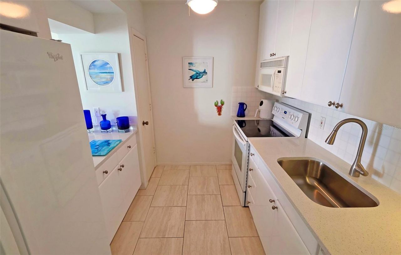 1212 Ben Franklin Drive, Unit 1205, Sarasota, FL 34236 Photo