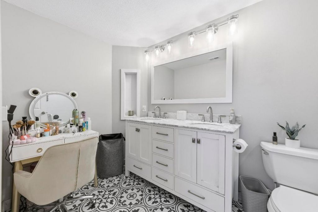 5284 Eagle Lake Drive, Palm Beach Gardens, FL 33418 Photo