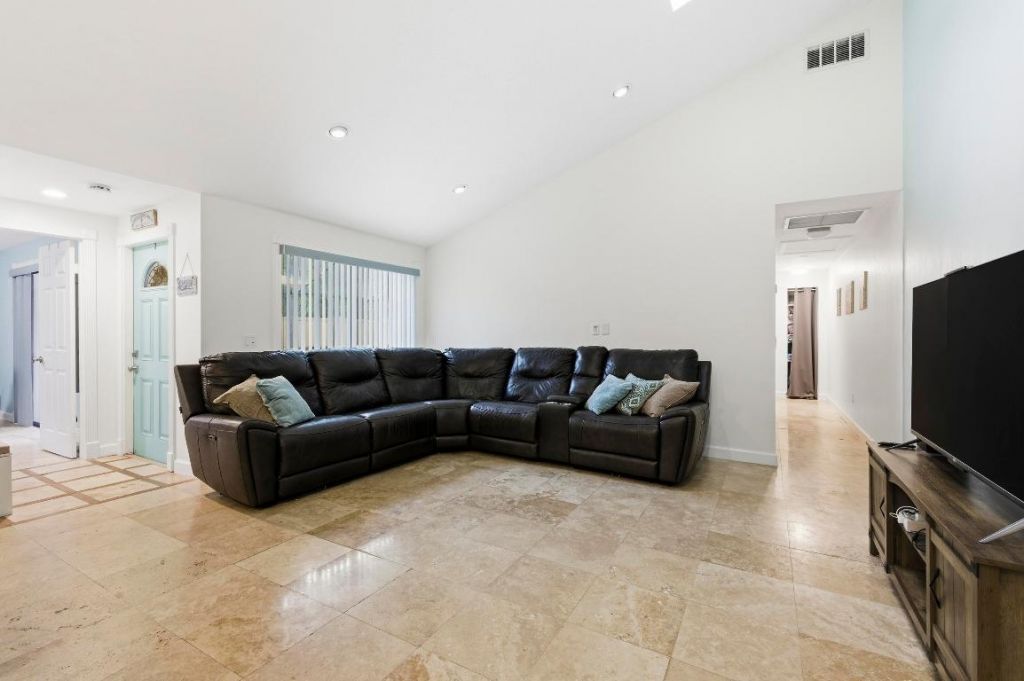 5284 Eagle Lake Drive, Palm Beach Gardens, FL 33418 Photo