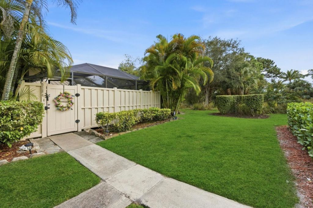 5284 Eagle Lake Drive, Palm Beach Gardens, FL 33418 Photo